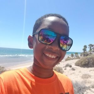 Meet your Posher, Elijah